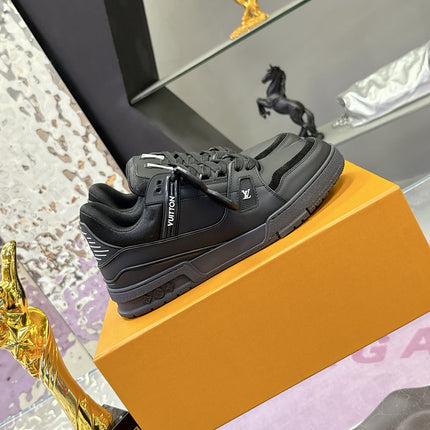 LV 26S LOW TOP SNEAKERS IN BLACK CALFSKIN