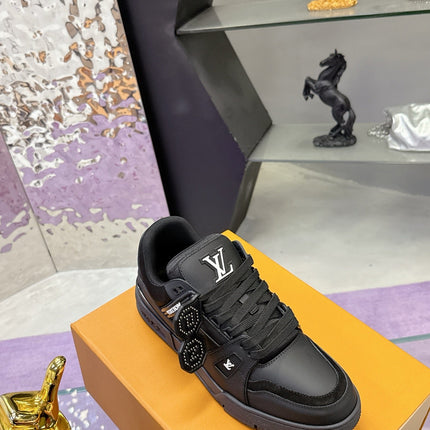LV 26S LOW TOP SNEAKERS IN BLACK CALFSKIN