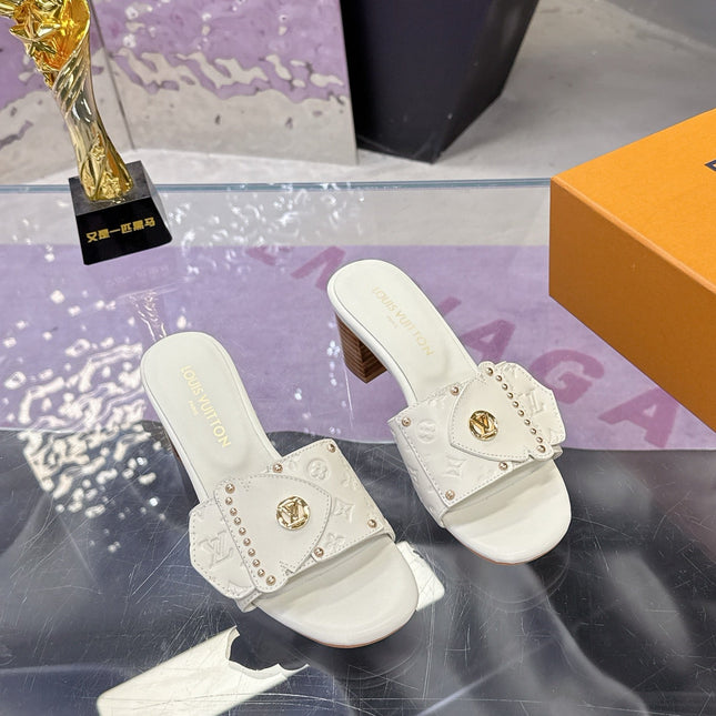 LV 26S BLOCK HEEL MULE SANDALS IN WHITE EMBOSSED CALFSKIN GOLD HARDWARE
