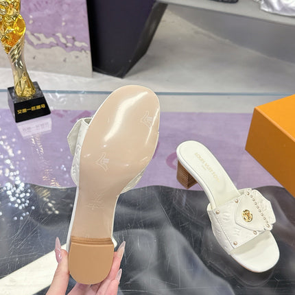 LV 26S BLOCK HEEL MULE SANDALS IN WHITE EMBOSSED CALFSKIN GOLD HARDWARE