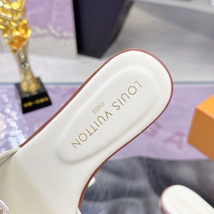 LV 26S FLAT SLIDE SANDALS IN WHITE EMBOSSED CALFSKIN GOLD HARDWARE