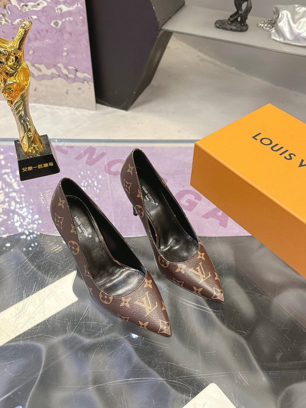 LV 26S POINTED TOE PUMPS 85MM IN DARK BROWN MONOGRAM CALFSKIN