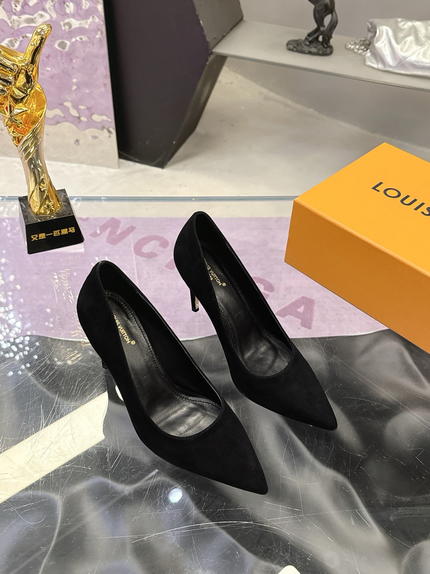 LV 26S POINTED TOE PUMPS 85MM IN BLACK SUEDE