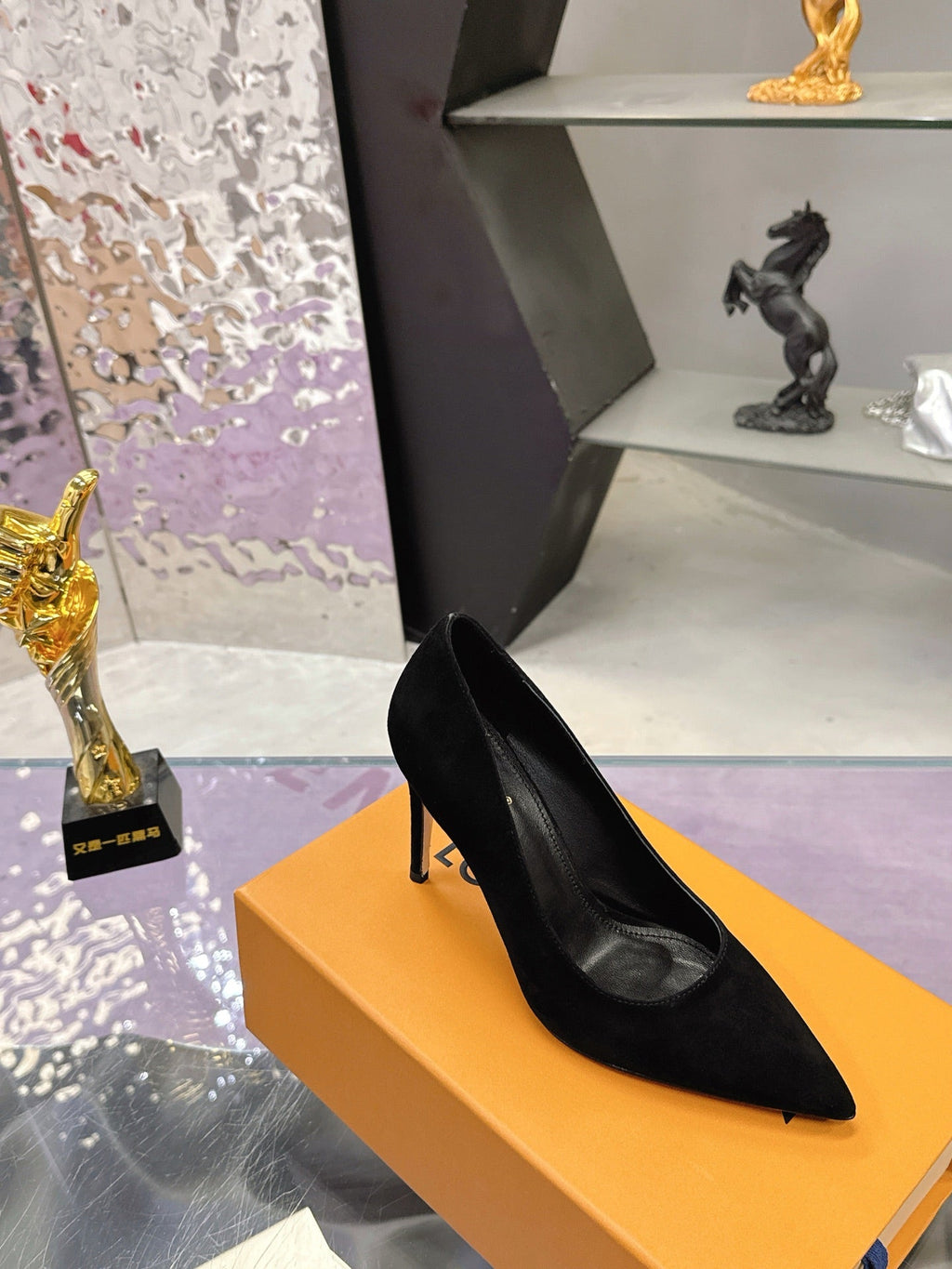 LV 26S POINTED TOE PUMPS 85MM IN BLACK SUEDE