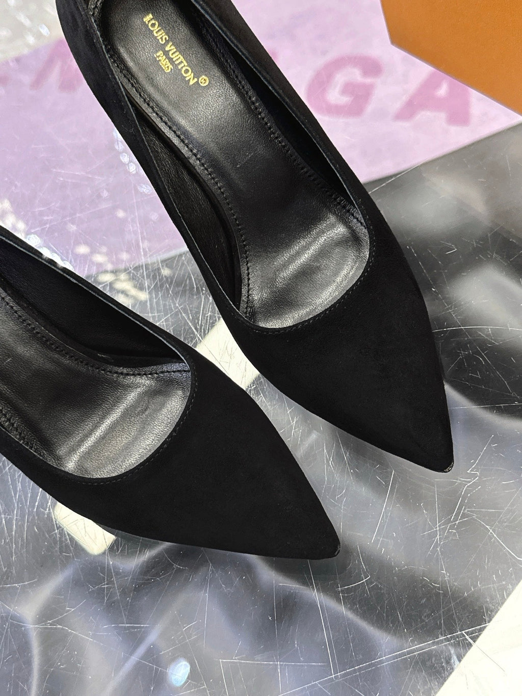 LV 26S POINTED TOE PUMPS 85MM IN BLACK SUEDE