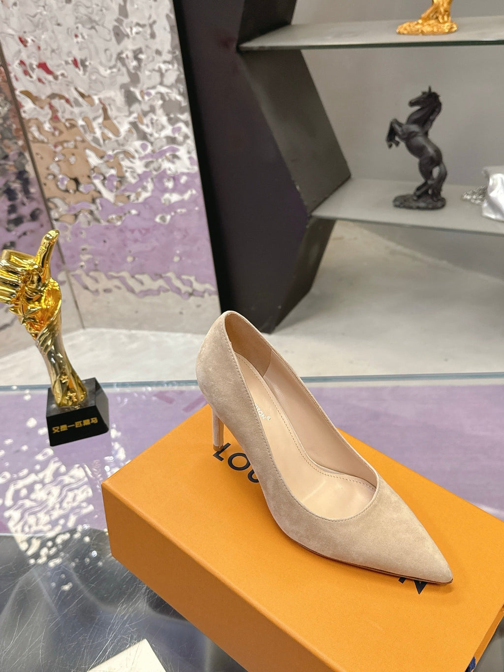 LV 26S POINTED TOE PUMPS 85MM IN NUDE BEIGE SUEDE