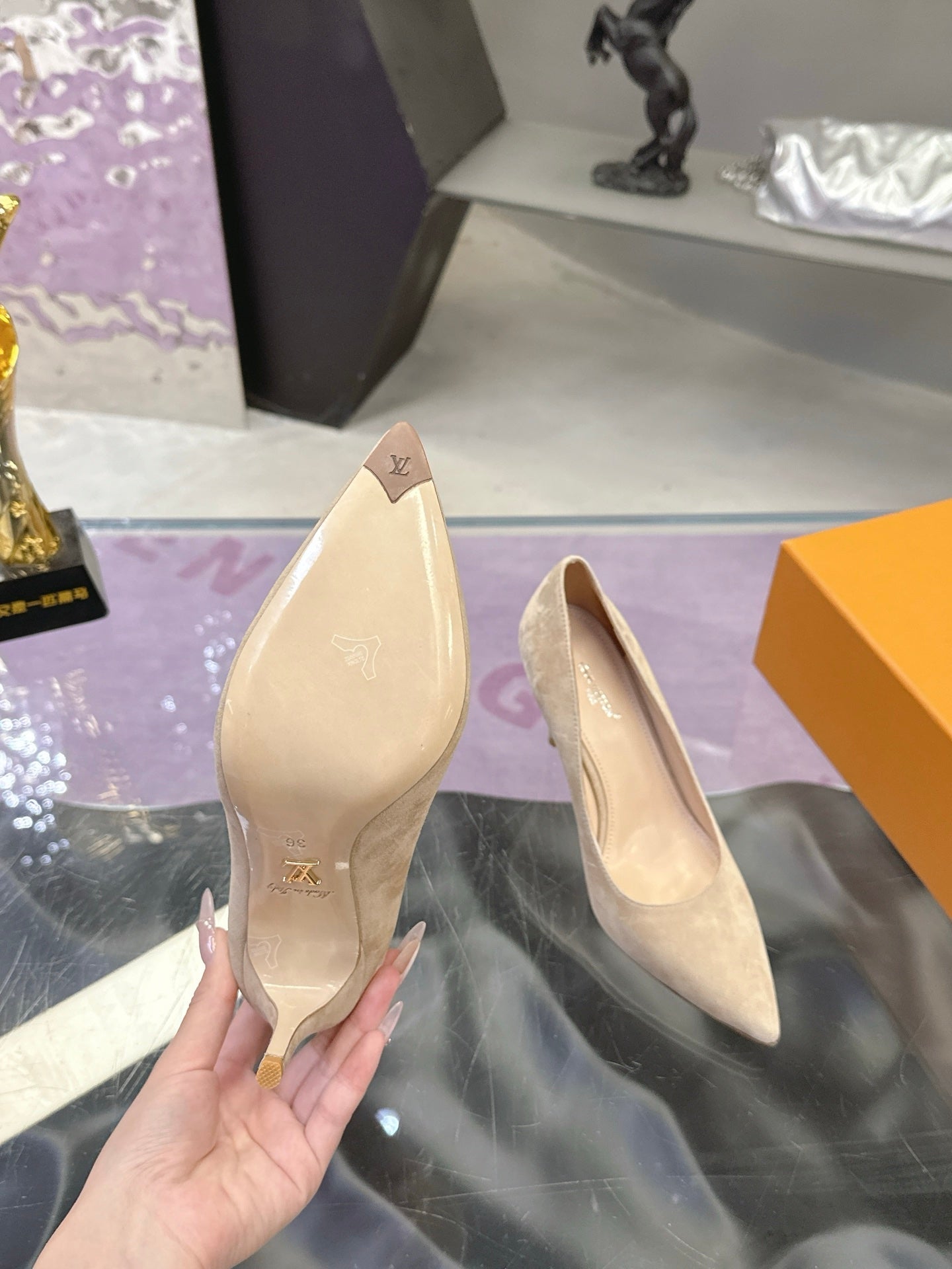 LV 26S POINTED TOE PUMPS 85MM IN NUDE BEIGE SUEDE
