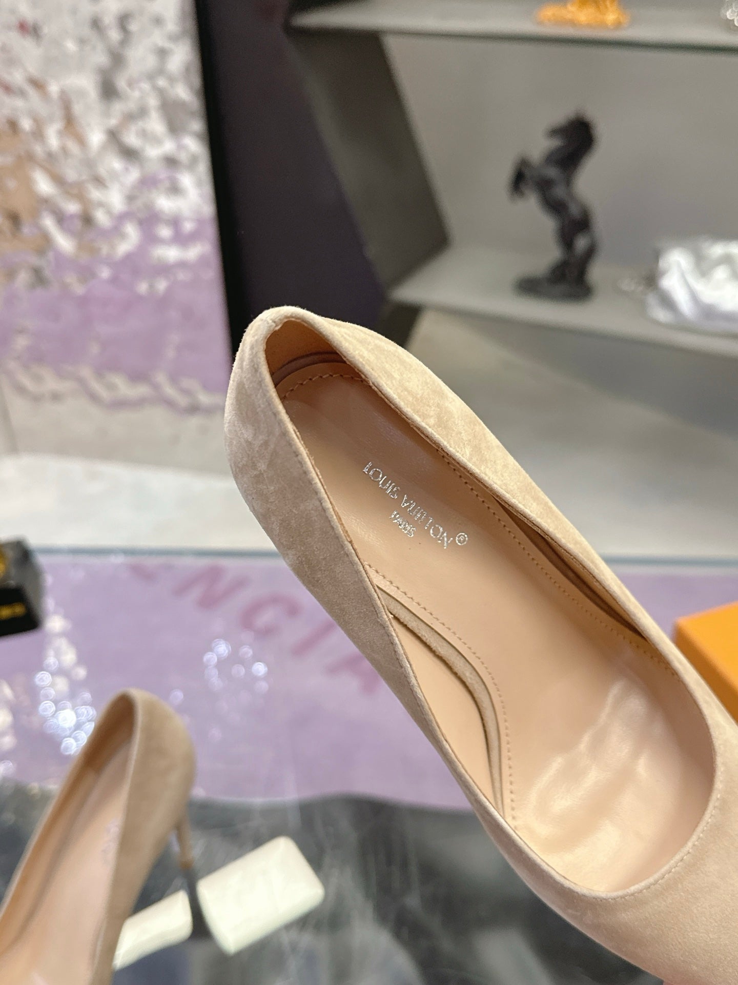 LV 26S POINTED TOE PUMPS 85MM IN NUDE BEIGE SUEDE