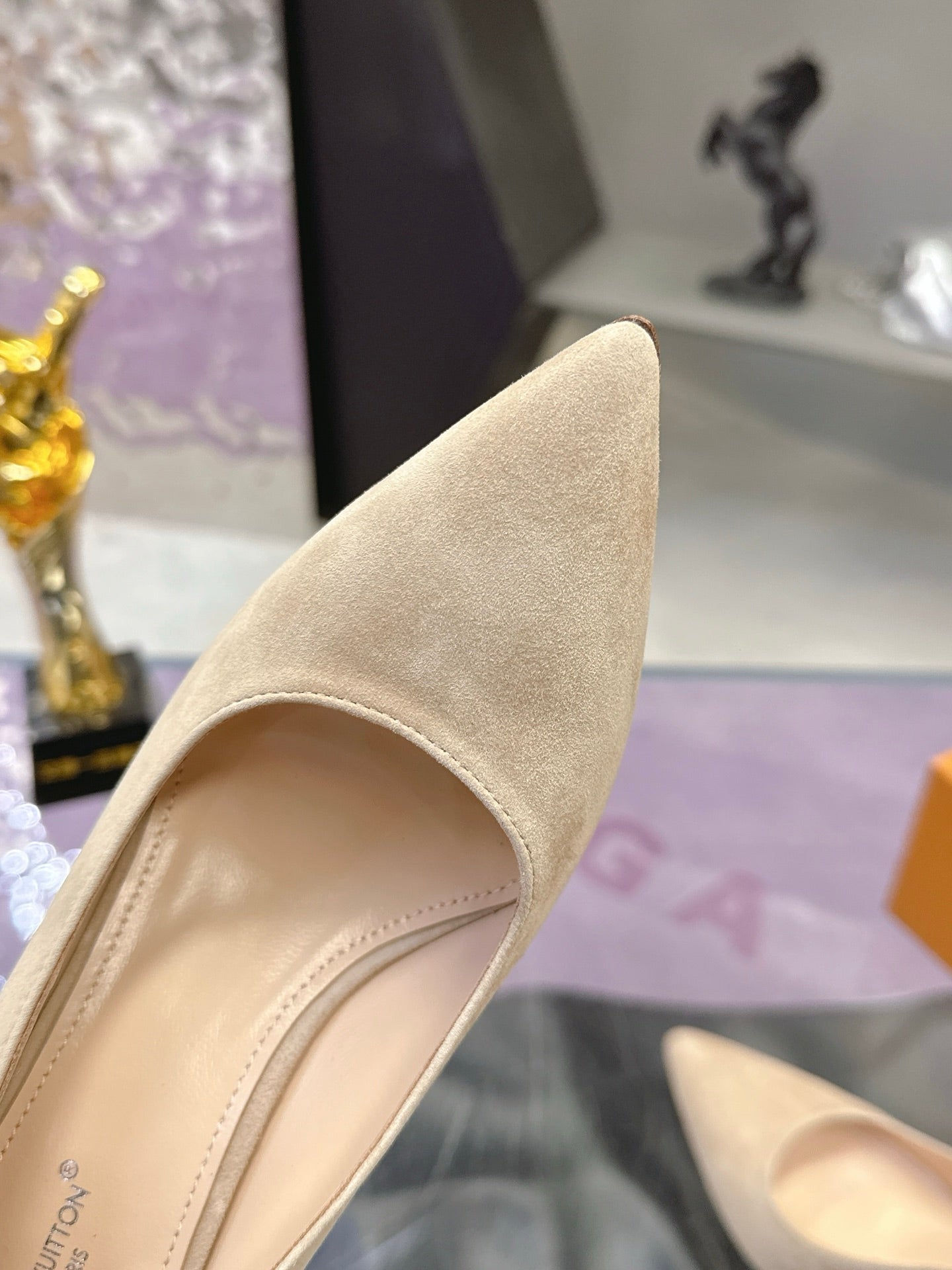LV 26S POINTED TOE PUMPS 85MM IN NUDE BEIGE SUEDE