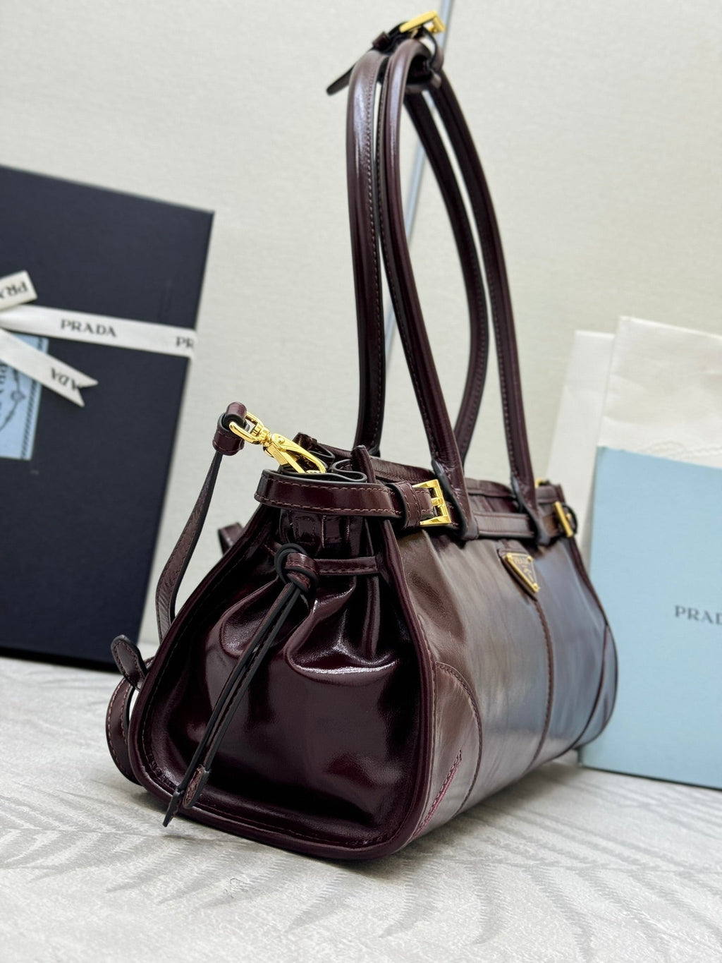 PRADA 25S BONNIE MEDIUM HANDBAG 32 IN BURGUNDY GLOSSY CALFSKIN