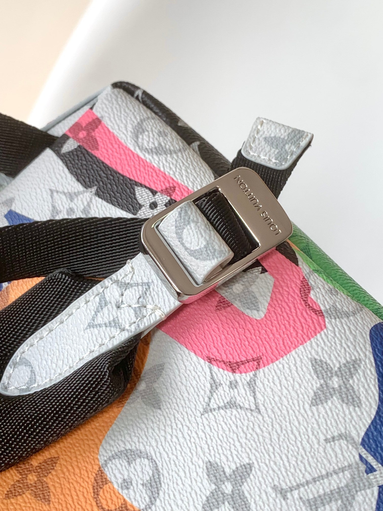 LV 26S DISCOVERY EYE BACKPACK 38 IN MULTICOLOR MONOGRAM CANVAS