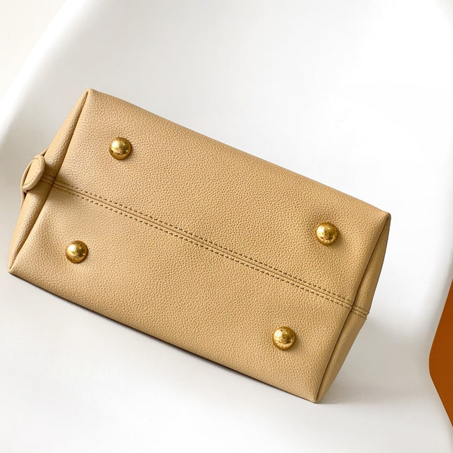 LV 25S LOW KEY HOBO BAG 28 CM IN BEIGE CALFSKIN