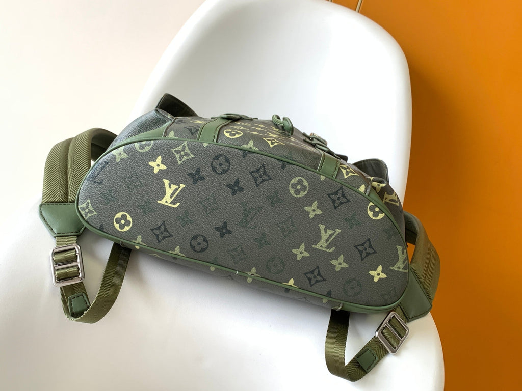LV 25S CHRISTOPHER BACKPACK 48 IN ARMY GREEN CALFSKIN SILVER HARDWARE
