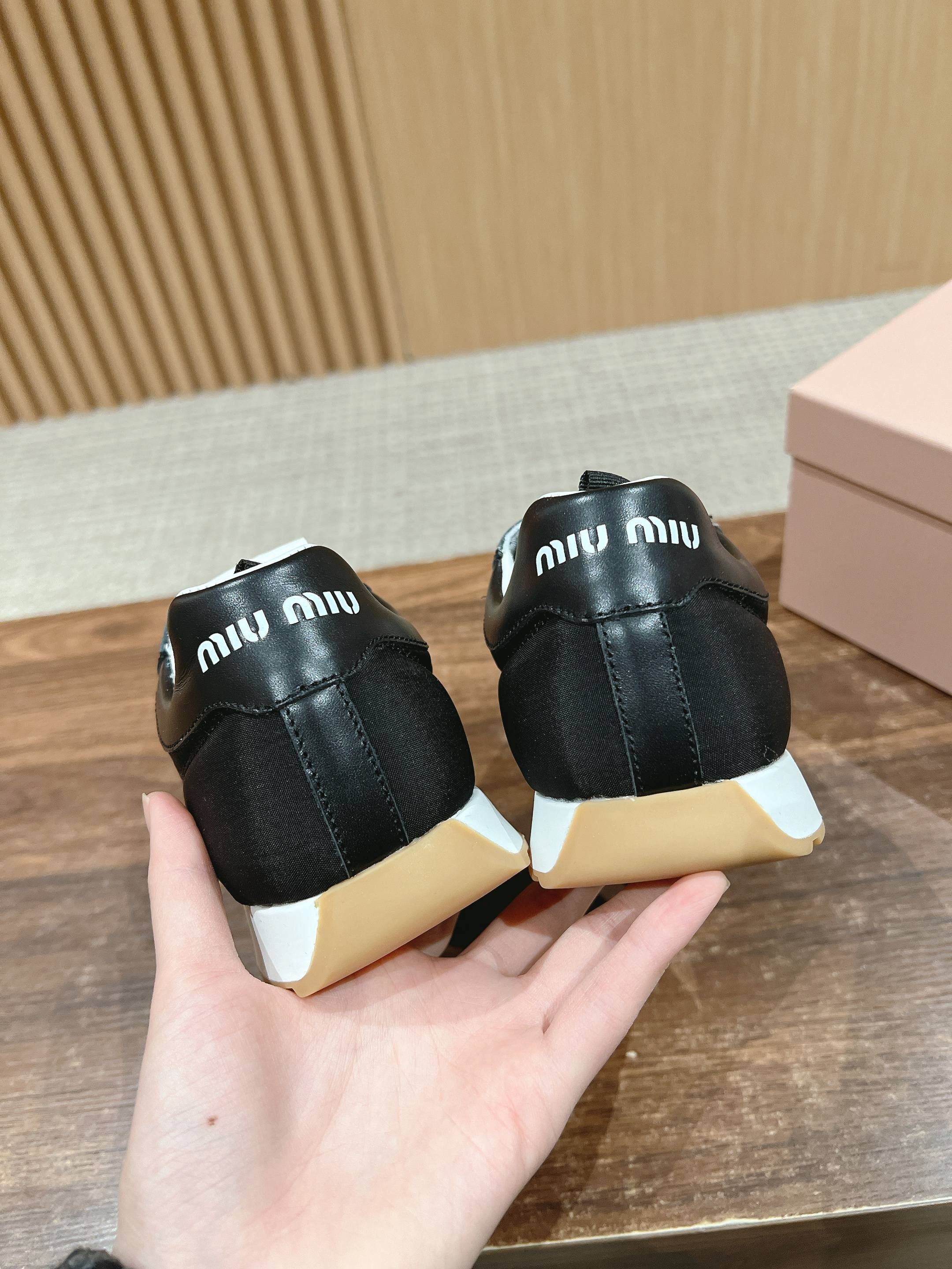 RUNNING SNEAKERS IN BLACK LAMBSKIN AND FABRIC ANTI-SLIP RUBBER SOLE