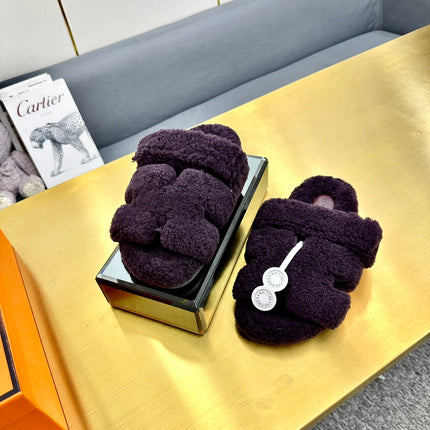 CHYPRE SANDAL IN EGGPLANT PURPLE SHEARLING
