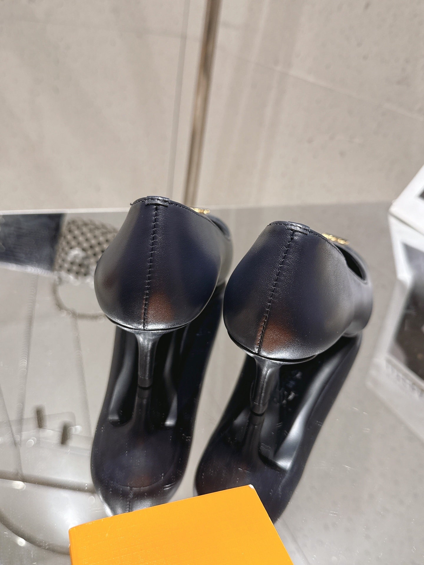 LV 26S POINTED TOE HIGH HEELS 55 MM IN BLACK BLUE CALFSKIN