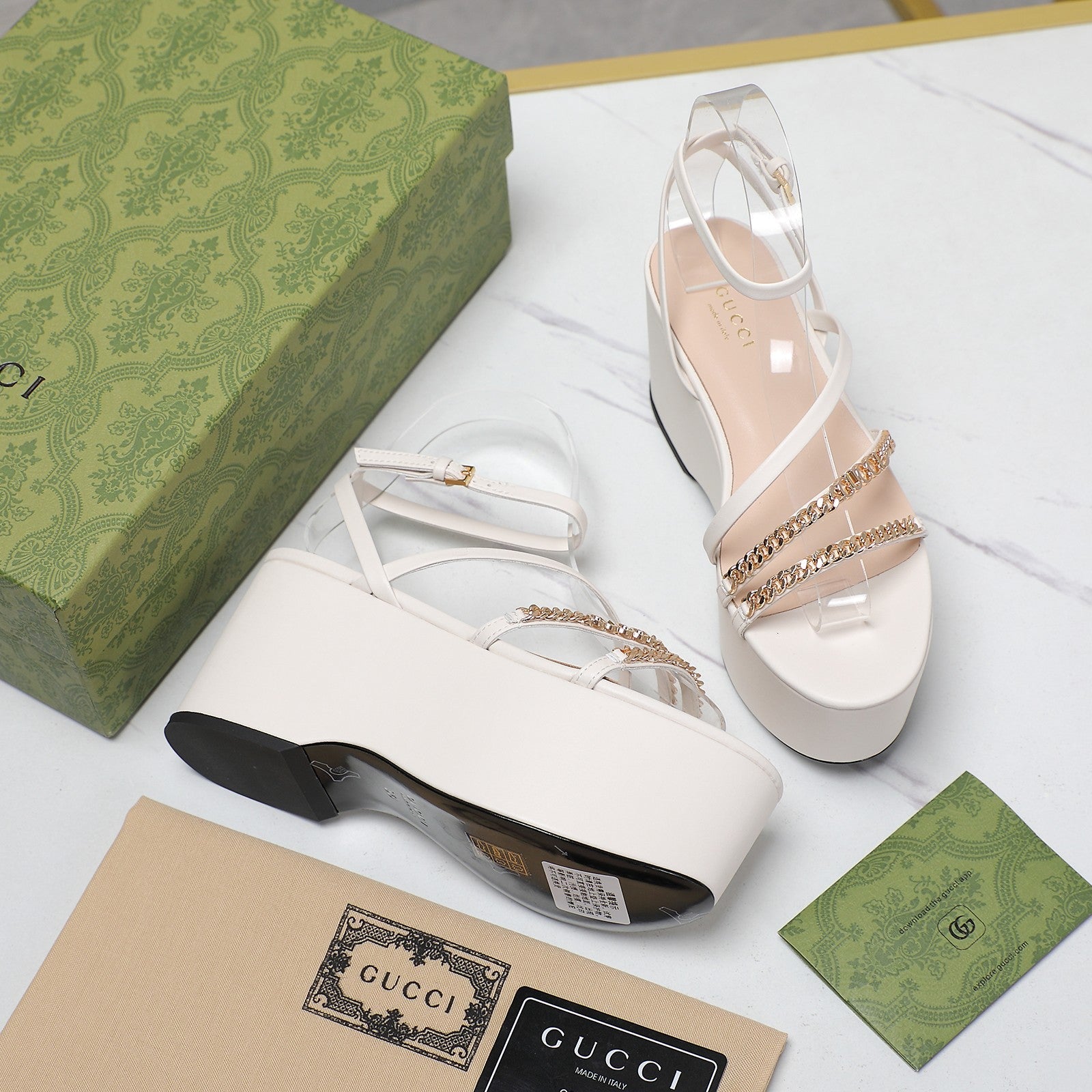 WEDGE PLATFORM IN WHITE SHEEPSKIN