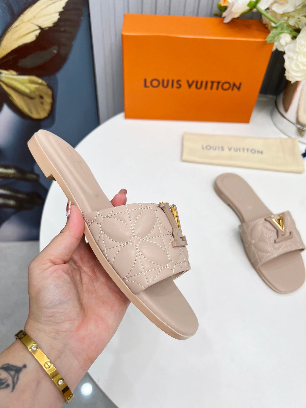 LV 26S MARE FLAT MULES IN DARK BEIGE CALFSKIN