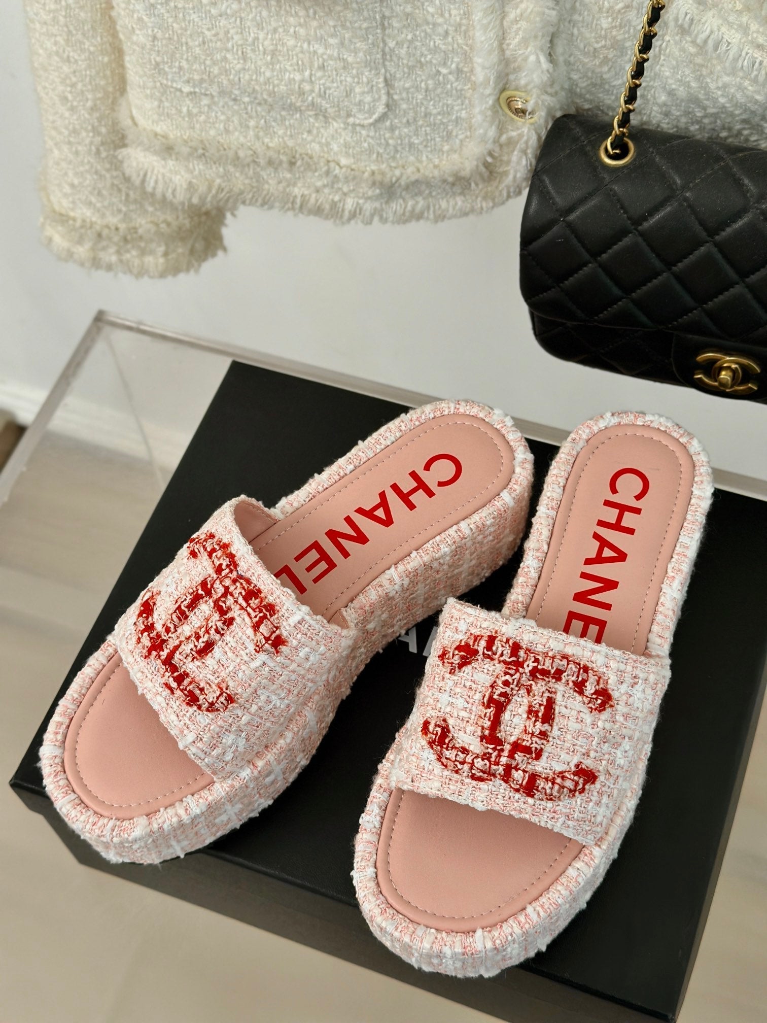 CLASSIC SLIPPERS THICK SOLE IN LIGHT PINK TWEED