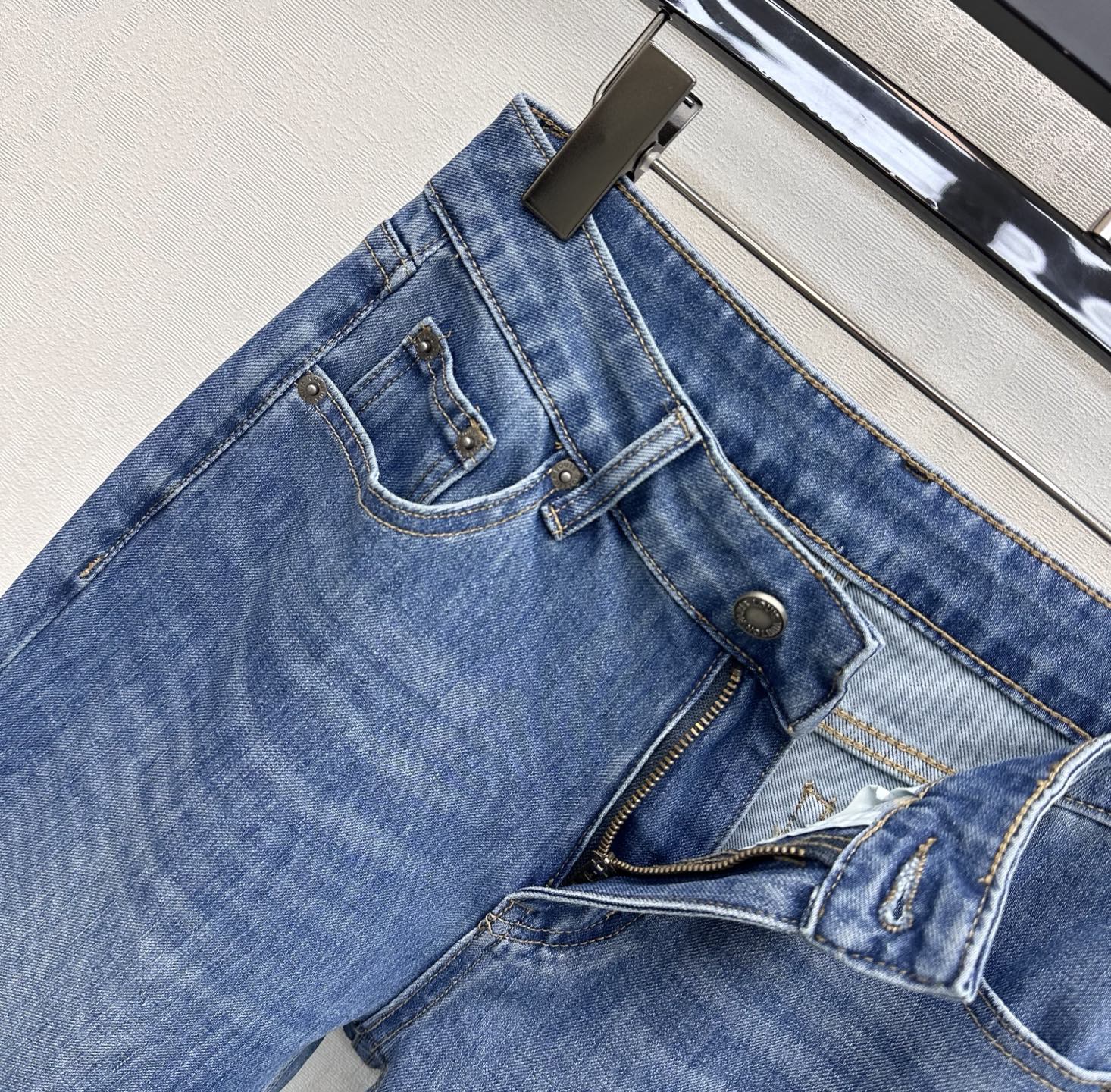 LV 26S FLARED DENIM JEANS STYLE 235