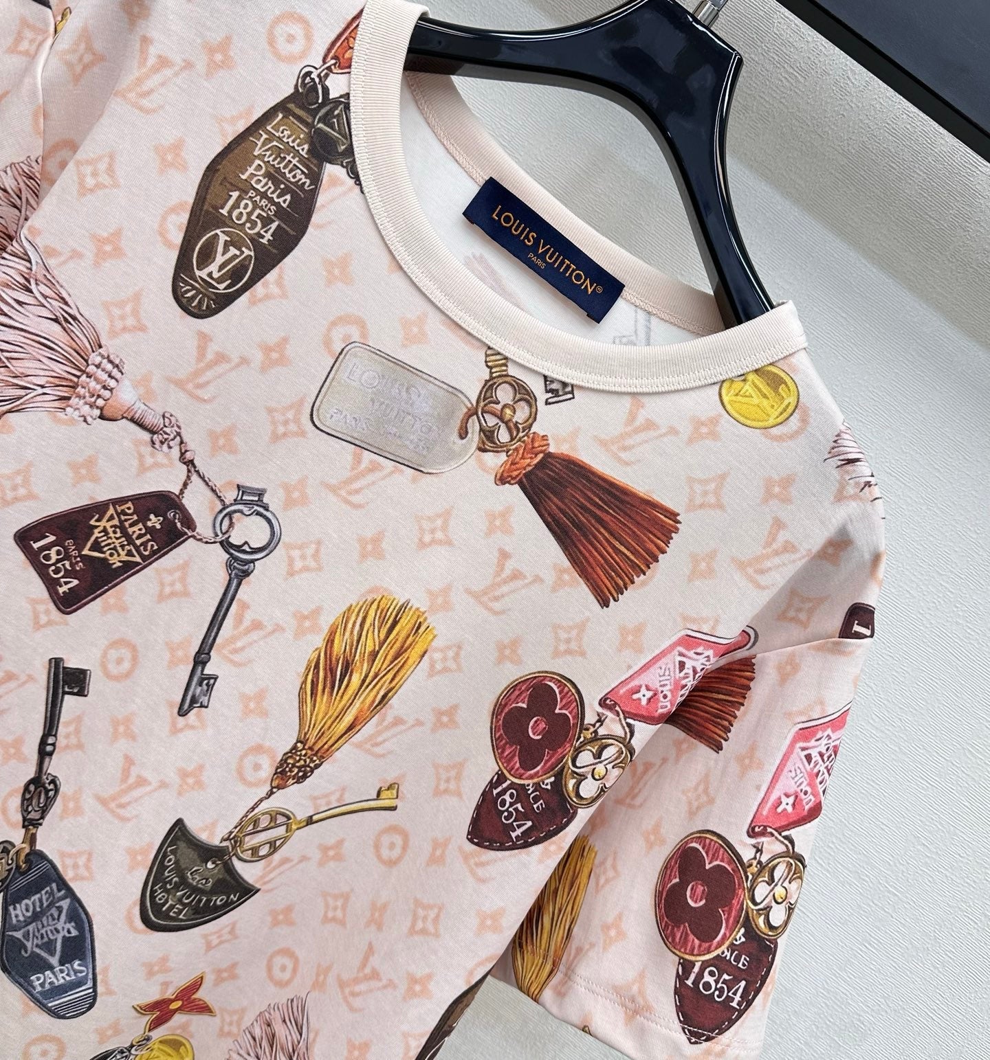 LV 26S T-SHIRT STYLE 176