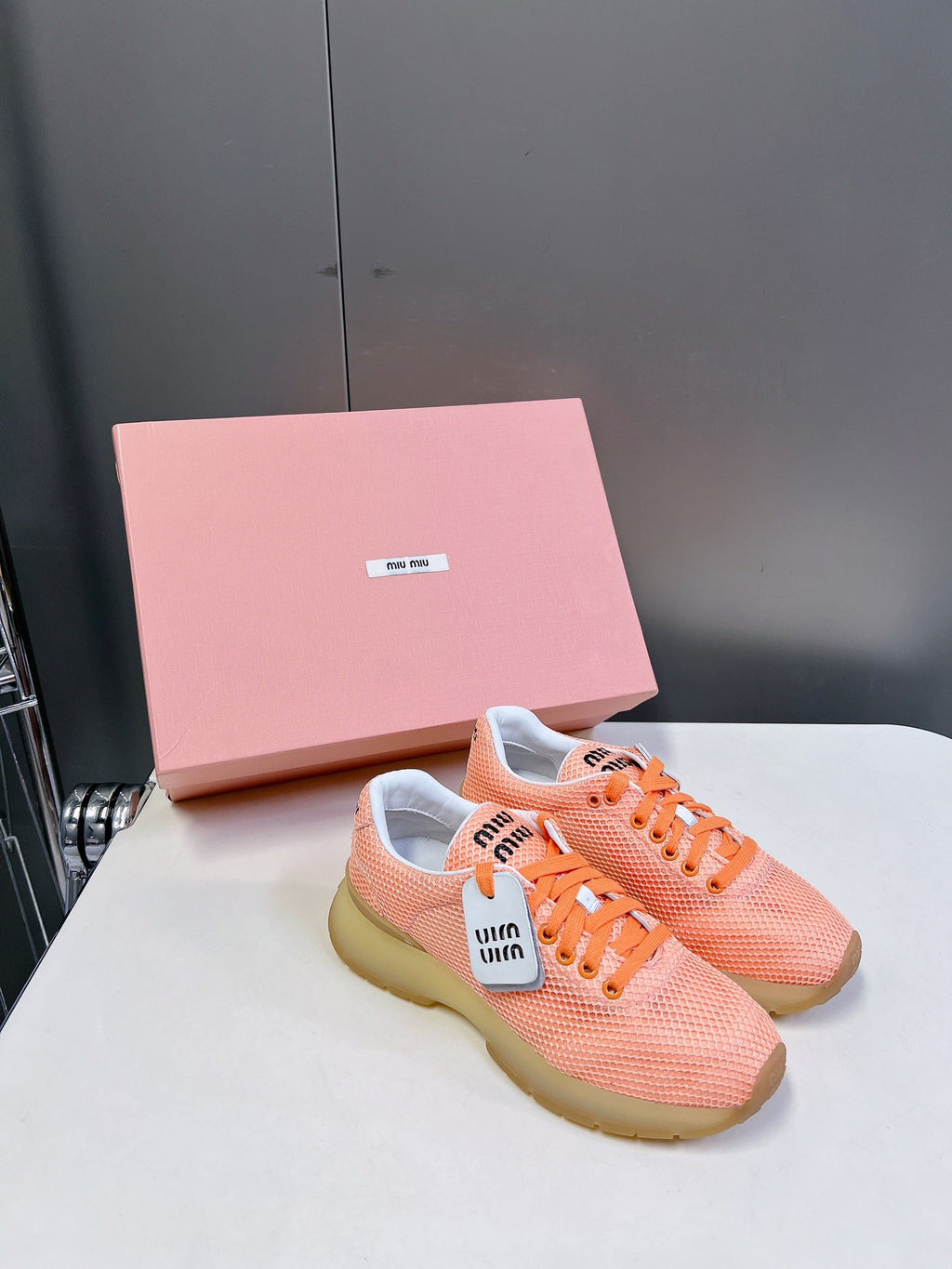 BASIC SNEAKERS IN LIGHT ORANGE MESH