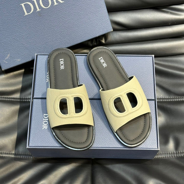 CD D-CLUB SLIDE SLIPPER LIGHT IVORY GRAINED CALFSKIN