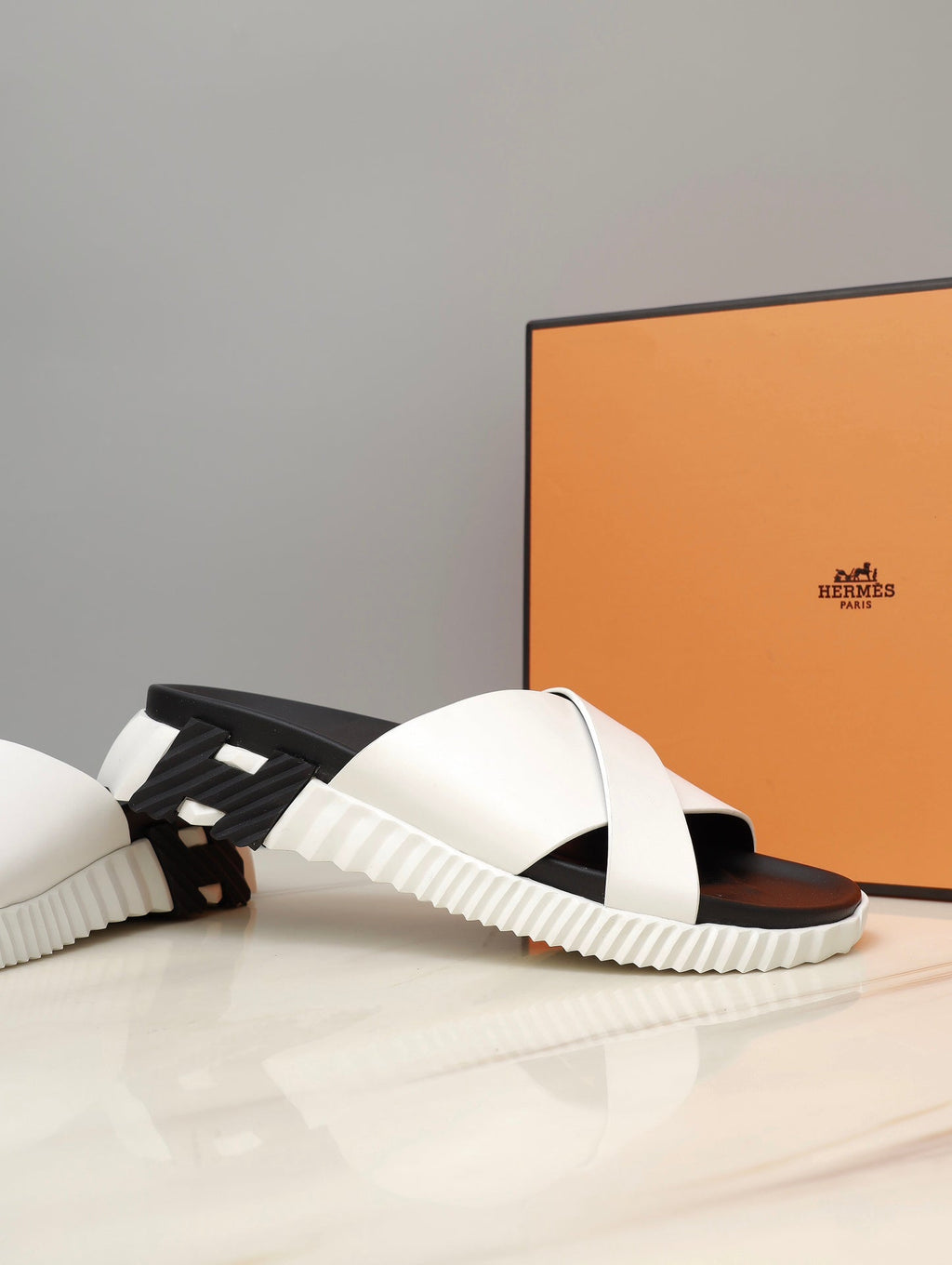 HM INFRA SANDAL WHITE AND BLACK LAMBSKIN