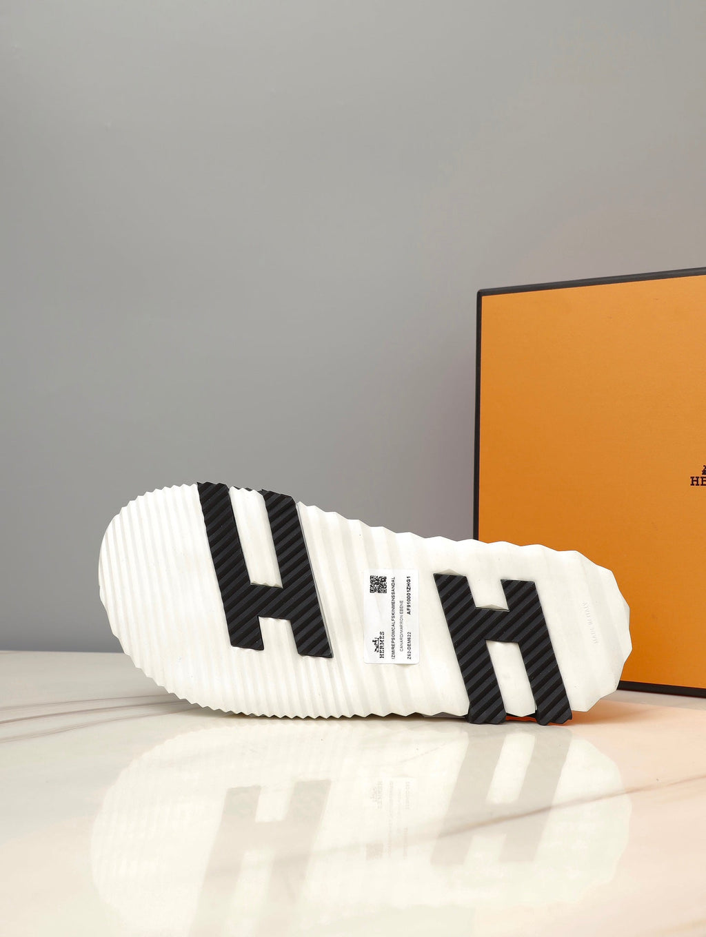 HM INFRA SANDAL WHITE AND BLACK LAMBSKIN