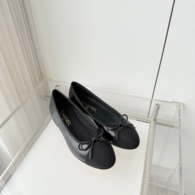 CHANEL 26S BALLET FLATS IN BLACK CALFSKIN WITH FABRIC TOE CAP AND BOW