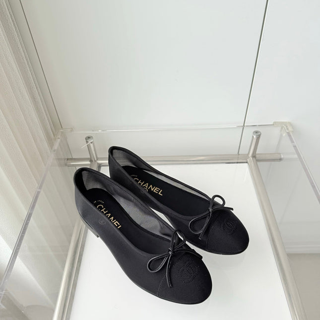 CHANEL 26S BALLET FLATS IN BLACK MESH TOE CAP AND BOW