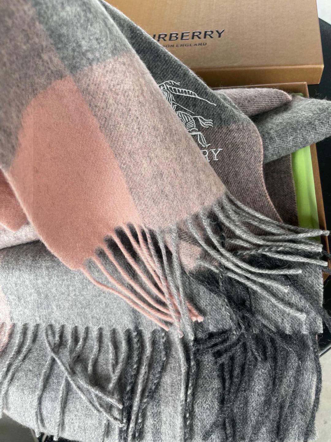 BURBERRY 25S SCARF 200 CM IN CASHMERE 938235