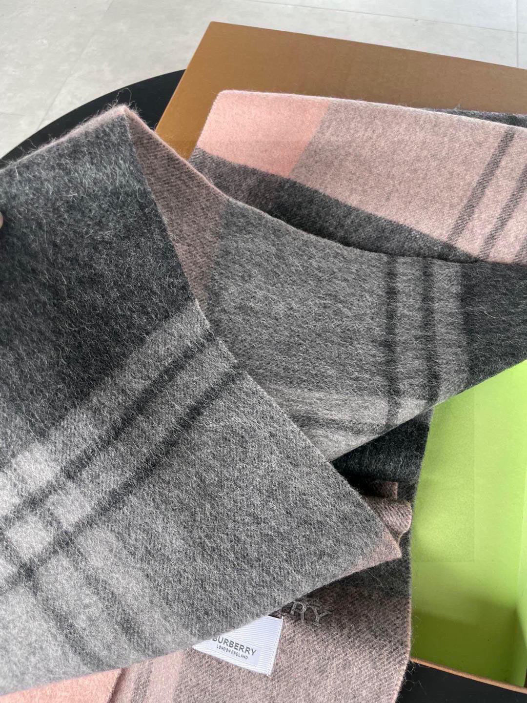 BURBERRY 25S SCARF 200 CM IN CASHMERE 938235