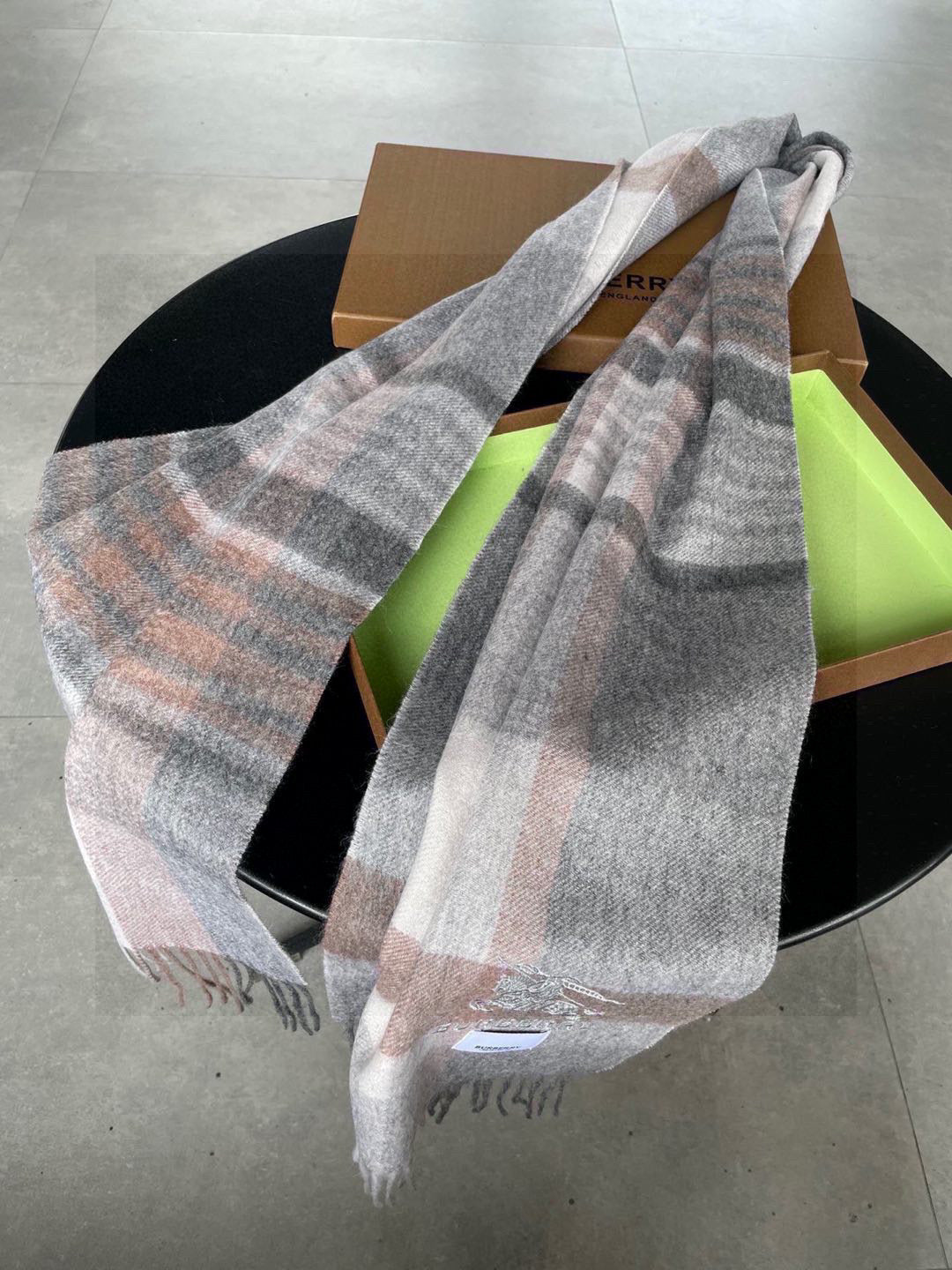 BURBERRY 25S SCARF 200 CM IN CASHMERE 938236