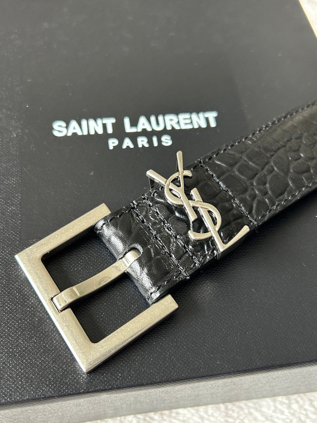YSL 25S BELT 30 MM IN BLACK CROCODILE-EMBOSSED LEATHER 543666