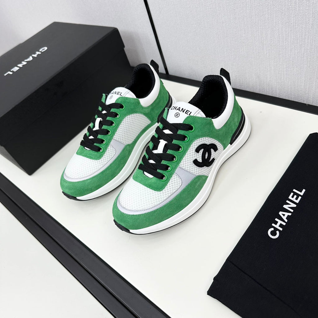 SNEAKER IN EMERALD GREEN SUEDE AND GREY BREATHABLE MESH
