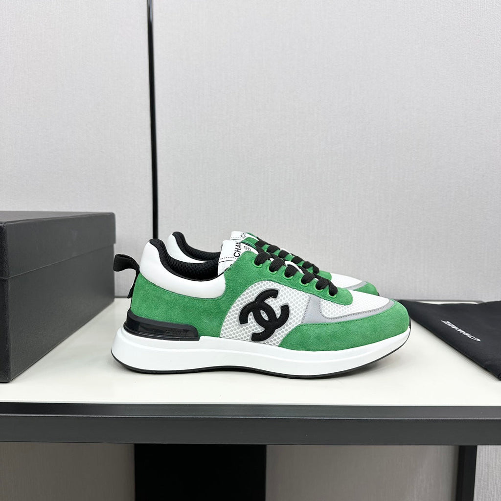 SNEAKER IN EMERALD GREEN SUEDE AND GREY BREATHABLE MESH