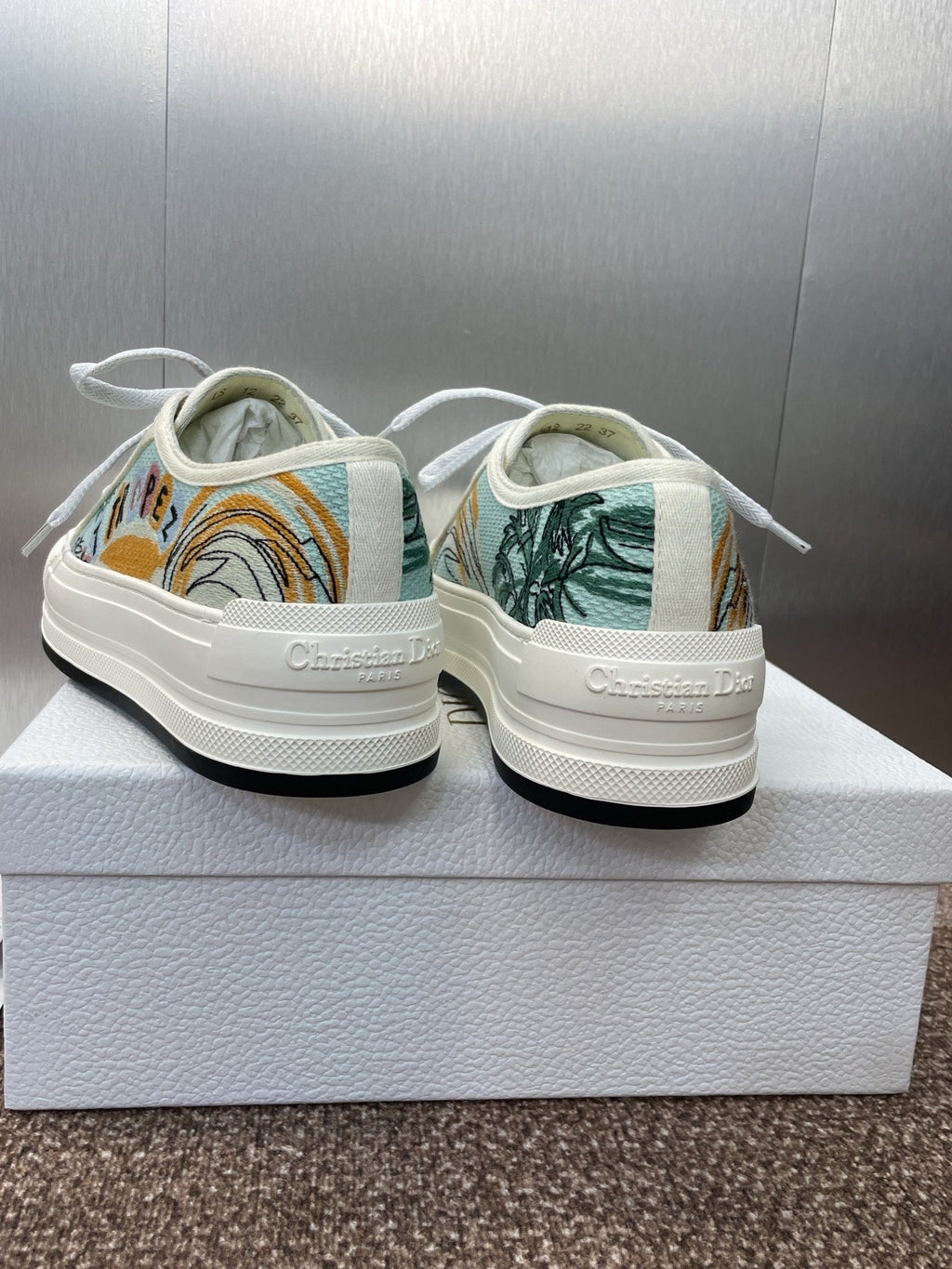DIOR 25S WALK'N' SNEAKER IN MULTICOLOR DIOR OBLIQUE EMBROIDERED COTTON