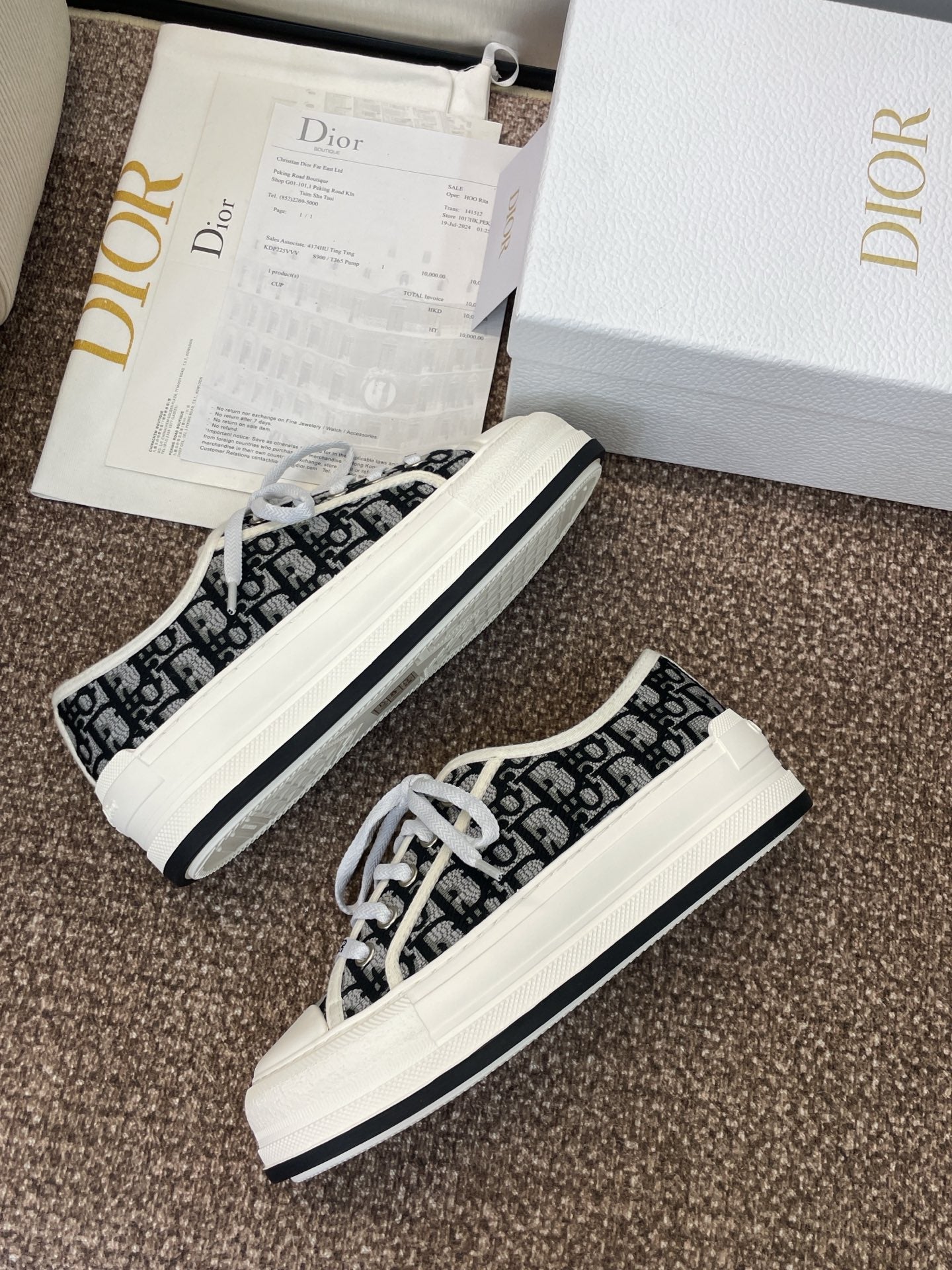 DIOR 25S WALK'N' SNEAKER IN DEEP BLUE DIOR OBLIQUE EMBROIDERED COTTON