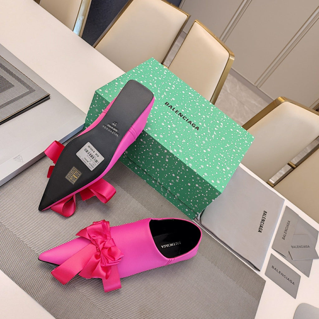 POINTED-TOE FLATS WITH BOW IN HOT PINK SOFT LAMBSKIN