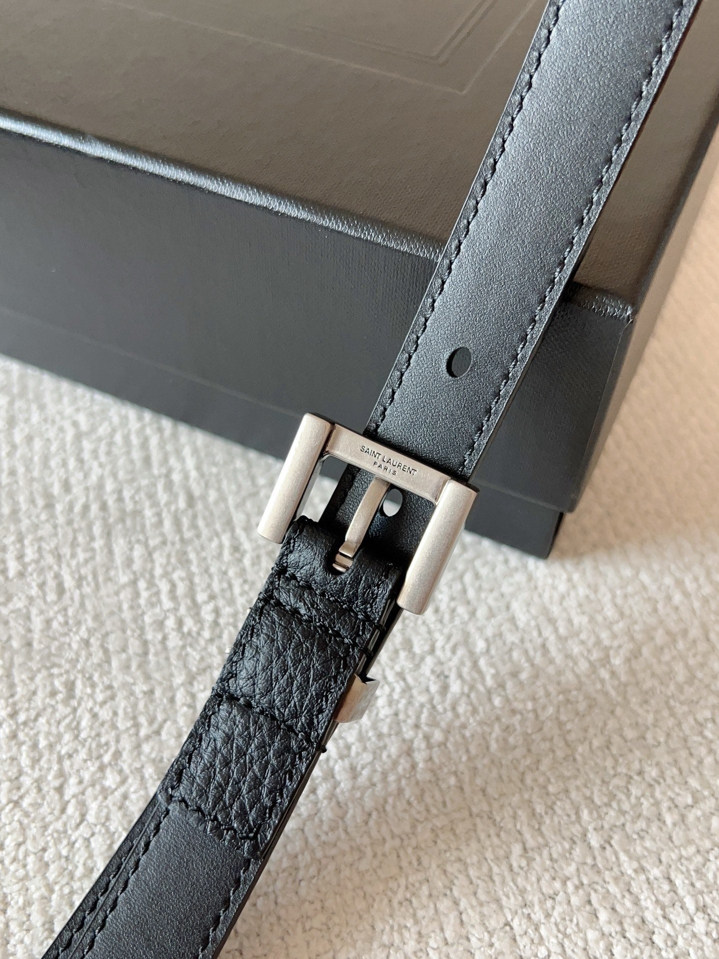 YSL 25S BELT 20 MM IN BLACK CALFSKIN 571012