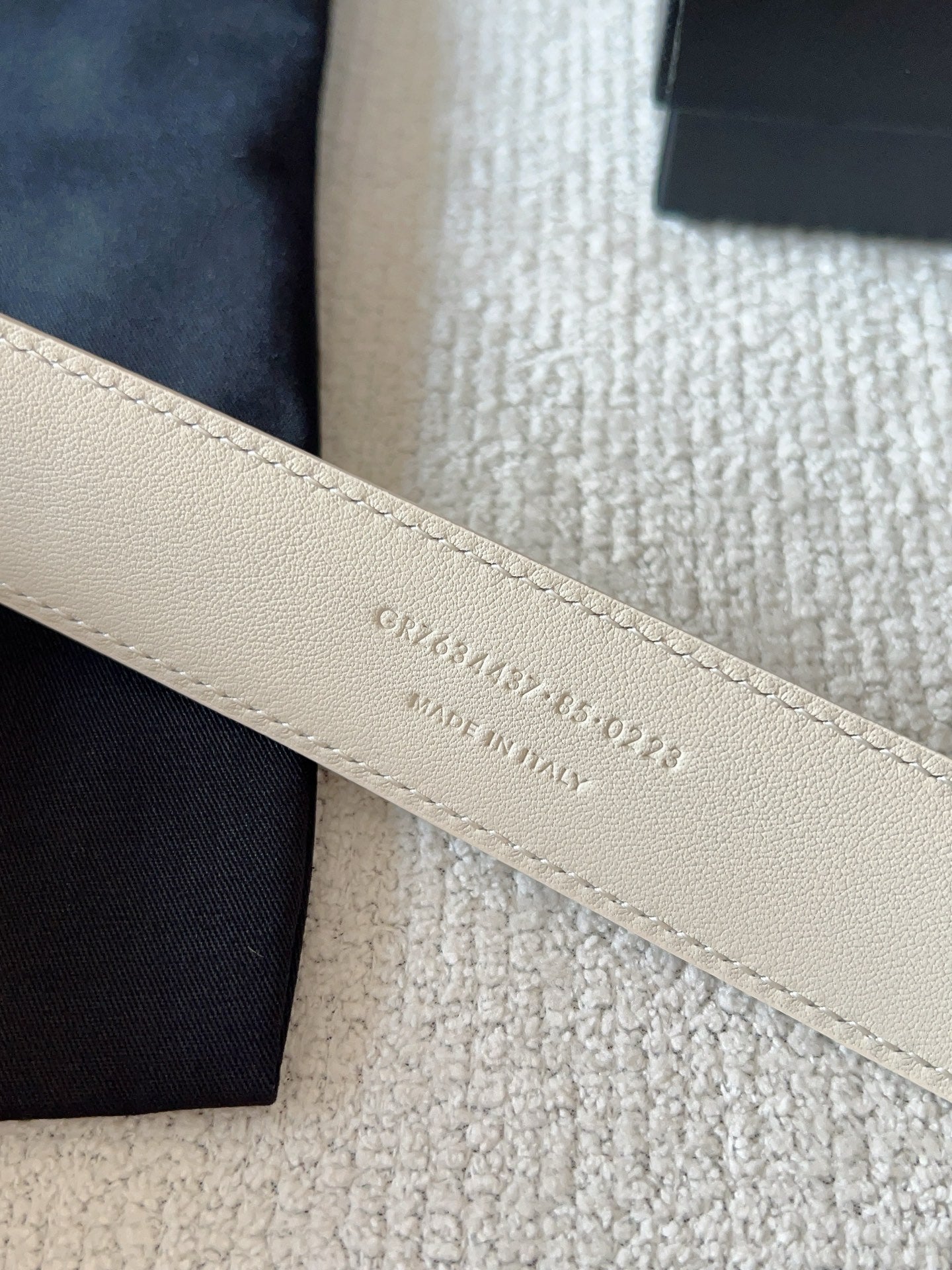 YSL 25S BELT 30 MM IN CREAM WHITE CALFSKIN 571019