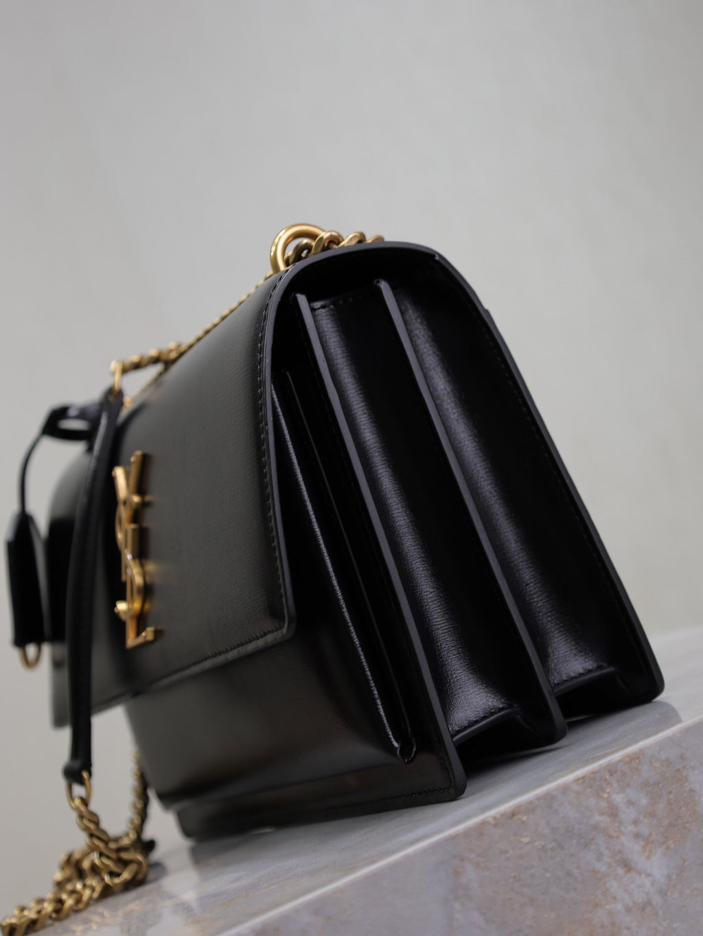 YSL 25S SUNSET BAG 22 IN BLACK CALFSKIN GOLD HARDWARE