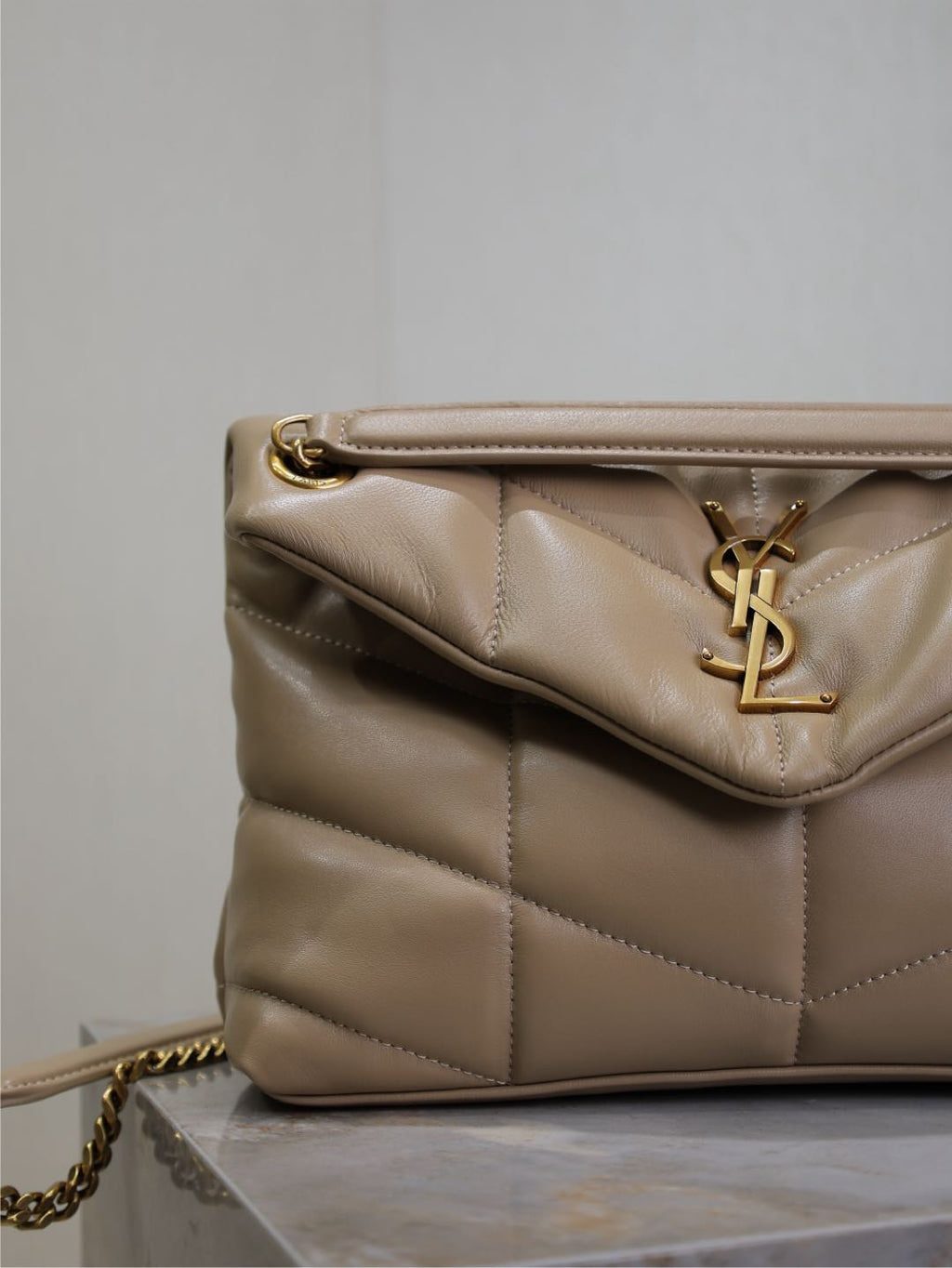 YSL 25S LOULOU PUFFER MM 29 IN BROWN CALFSKIN GOLD HARDWARE