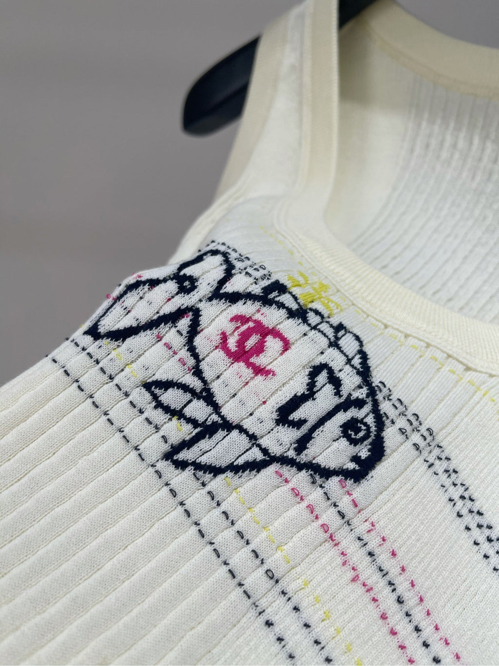 CHANEL SLEEVELESS KNIT TOP 273202