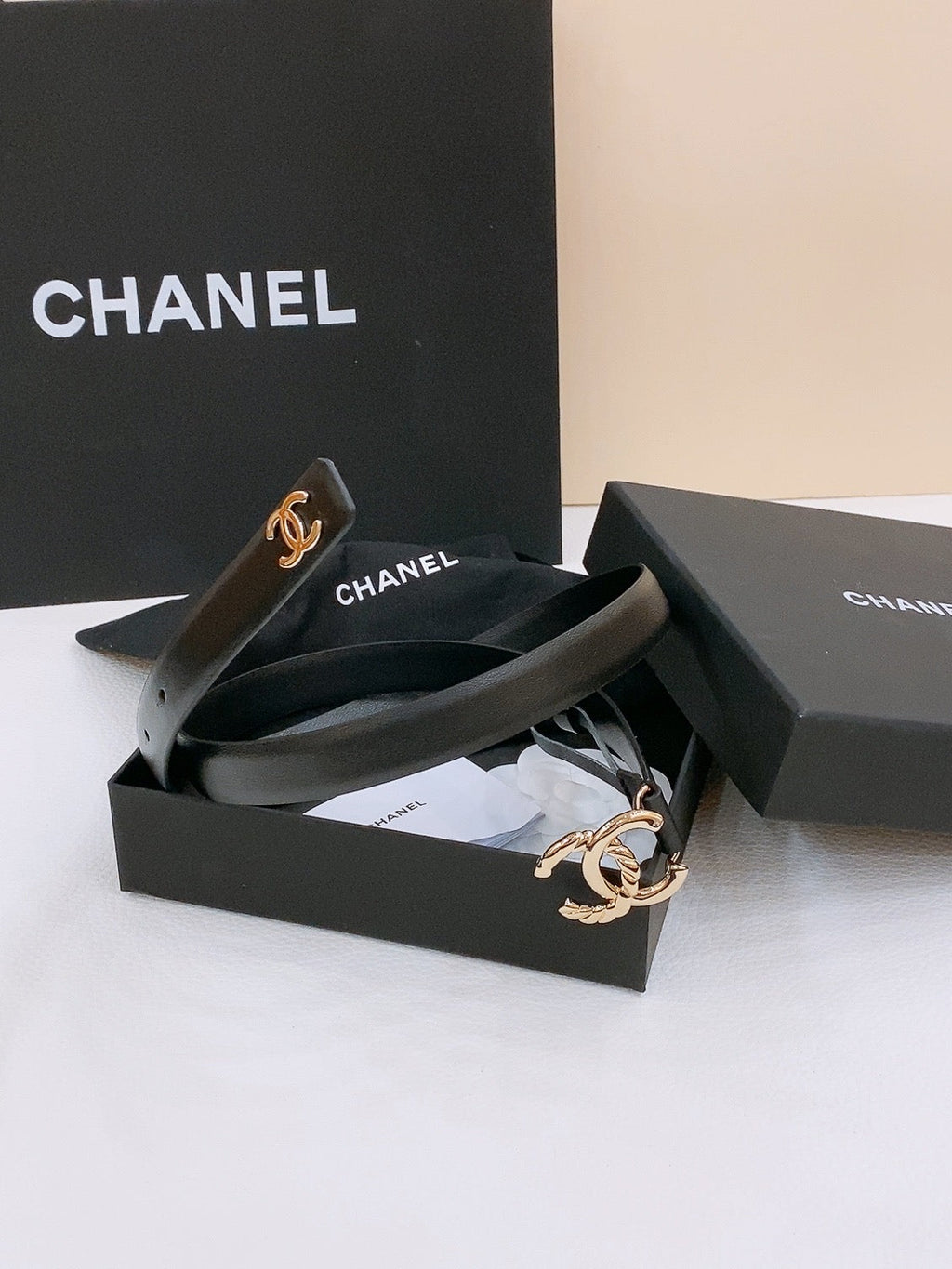 DOUBLE C BELT 20MM IN BLACK CALFSKIN WITH GOLD-TONE CHAIN INTERWOVEN BUCKLE