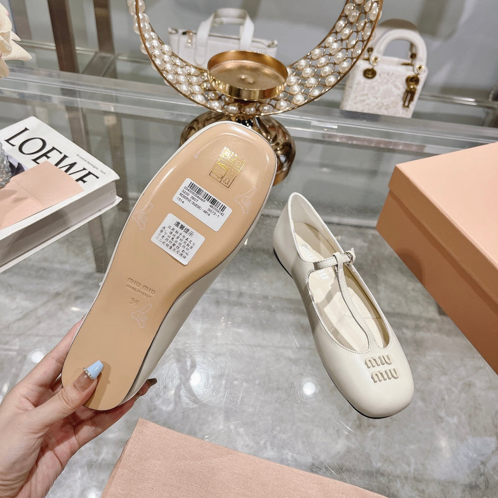 MARY JANE SANDAL WHITE  WITH T - STRAP SHEEPSKIN