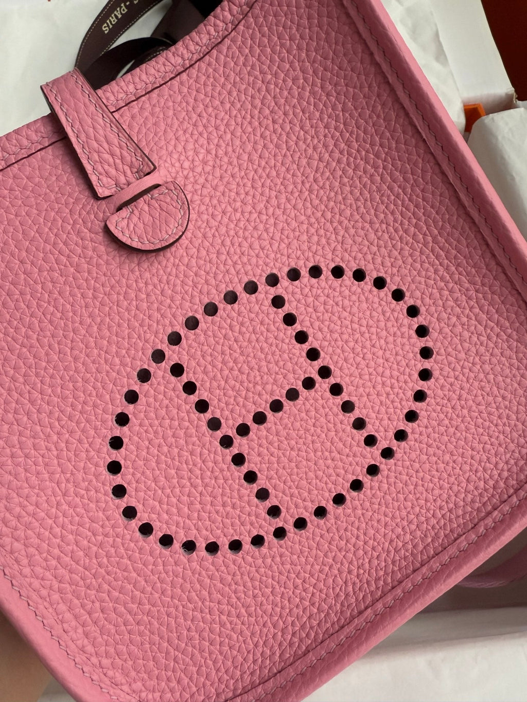 HM 25S EVELYNE 17 CM IN PINK COWHIDE WITH GOLD HARDWARE