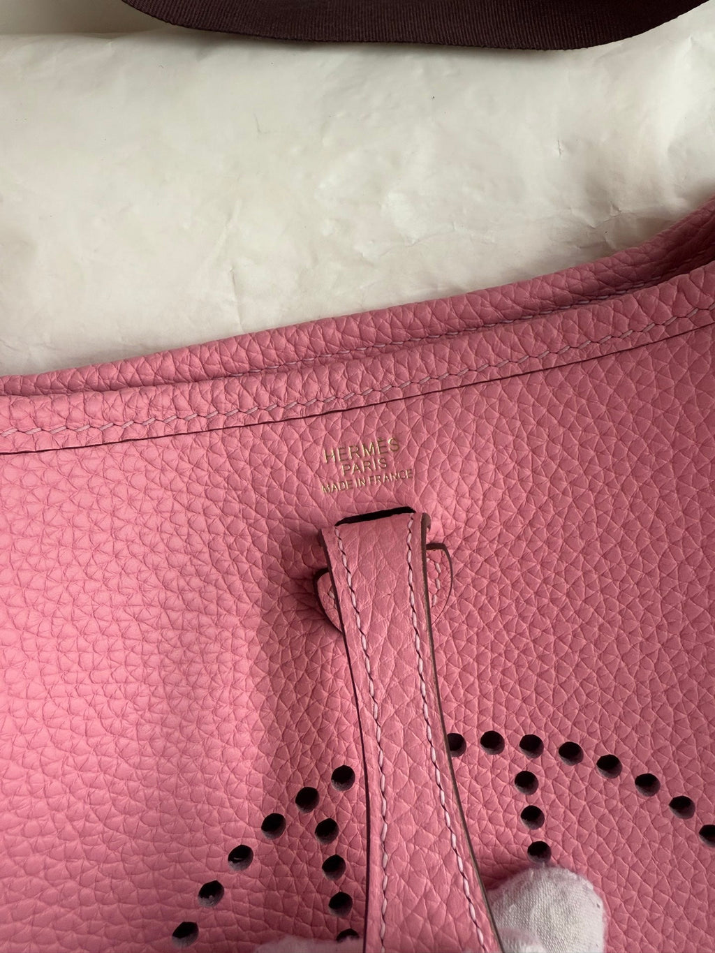 HM 25S EVELYNE 17 CM IN PINK COWHIDE WITH GOLD HARDWARE
