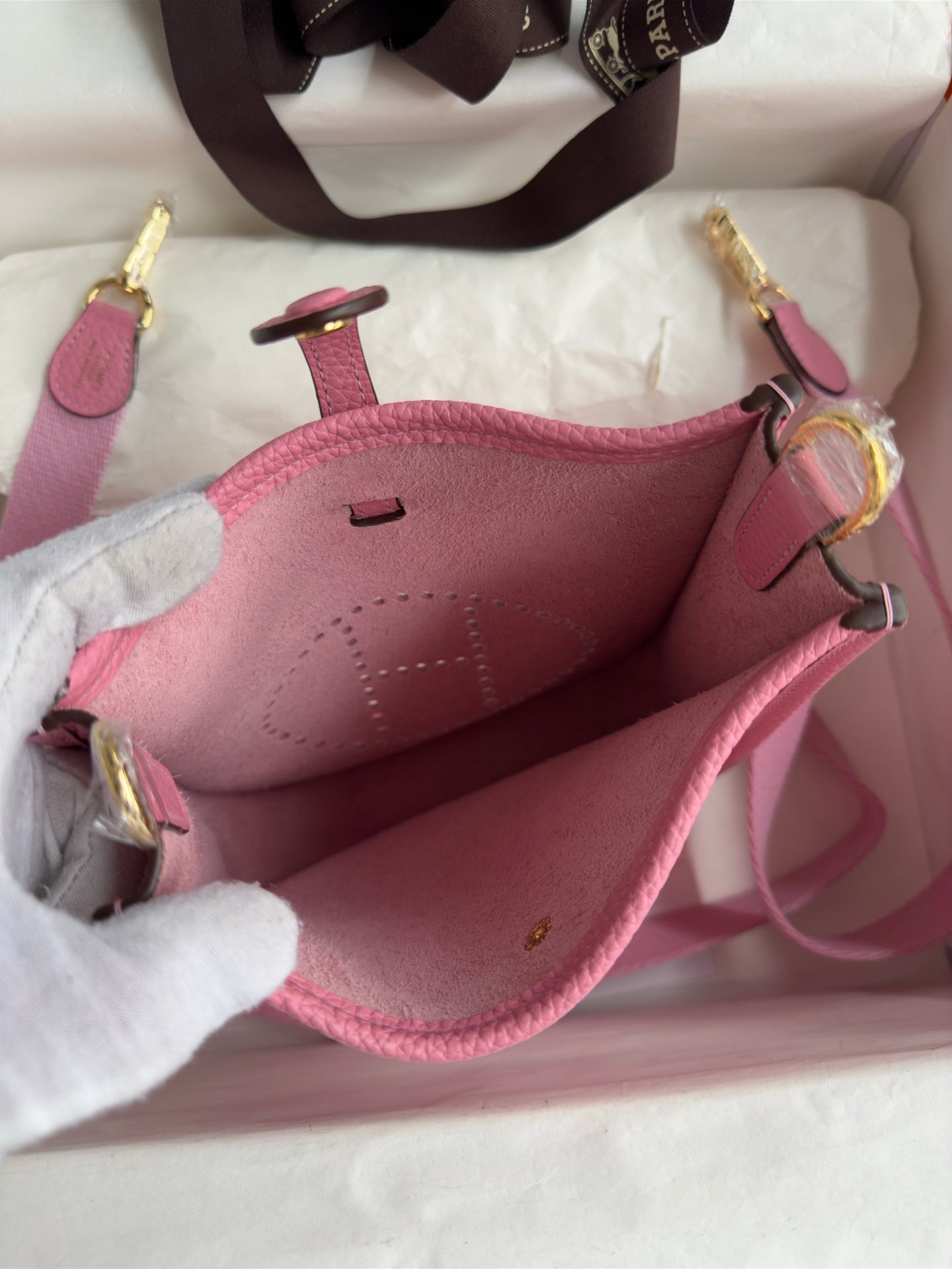 HM 25S EVELYNE 17 CM IN PINK COWHIDE WITH GOLD HARDWARE